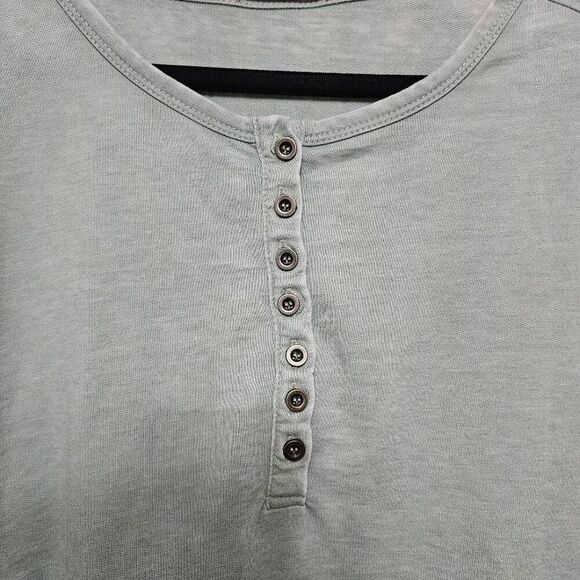 Jane and Delancey - Picture 2 of 6